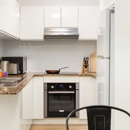 Suburban Two-Bed Apartment With Parking And Patio Sydney Exterior photo